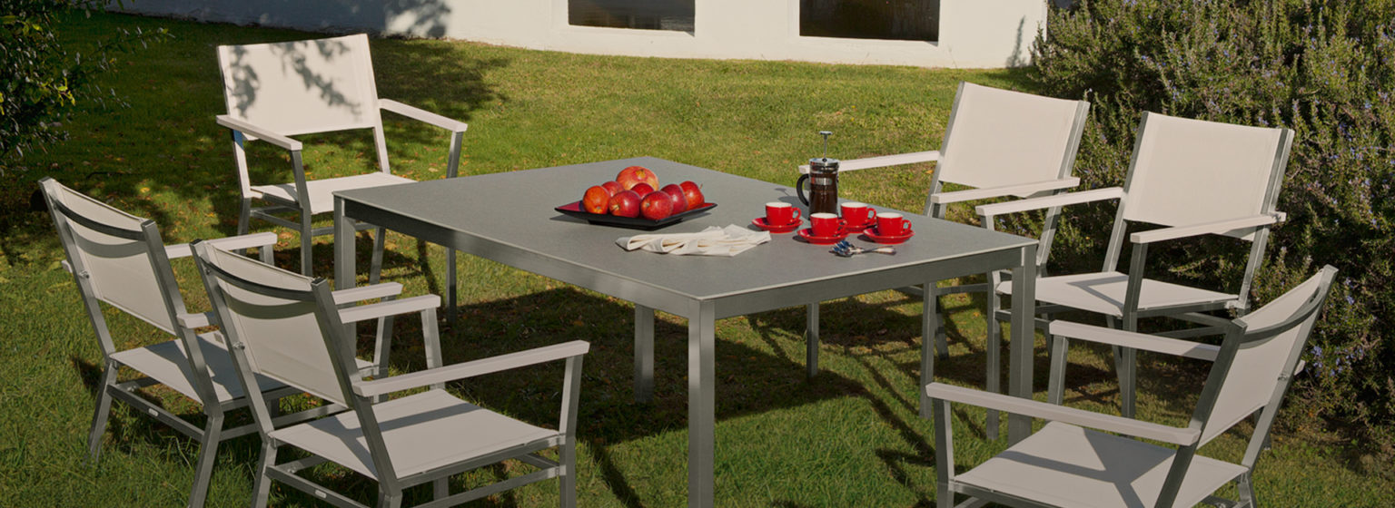 GUIDE: HOW TO MAINTAIN YOUR STAINLESS STEEL PATIO FURNITURE