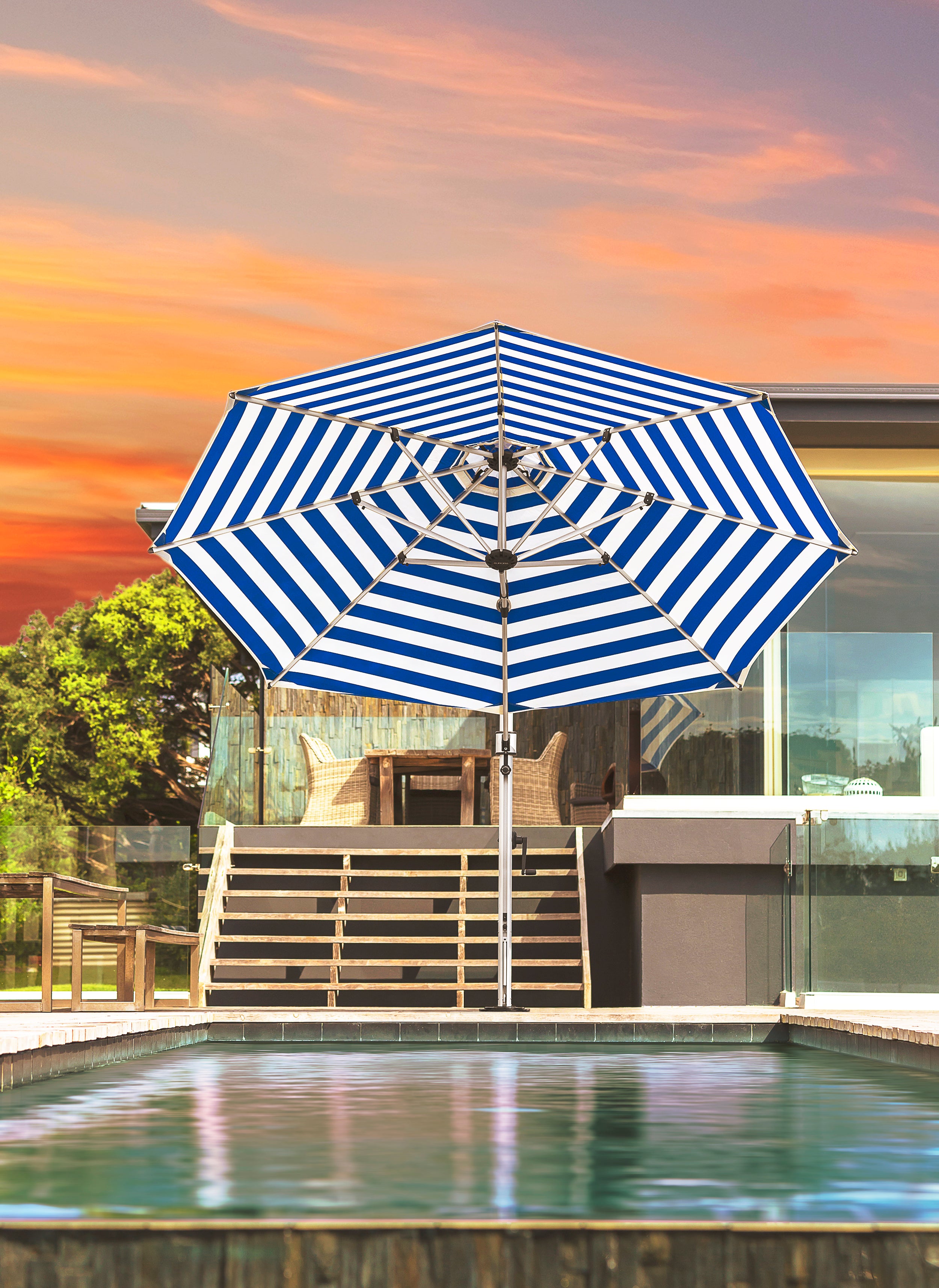 Aurora Cantilever Umbrella